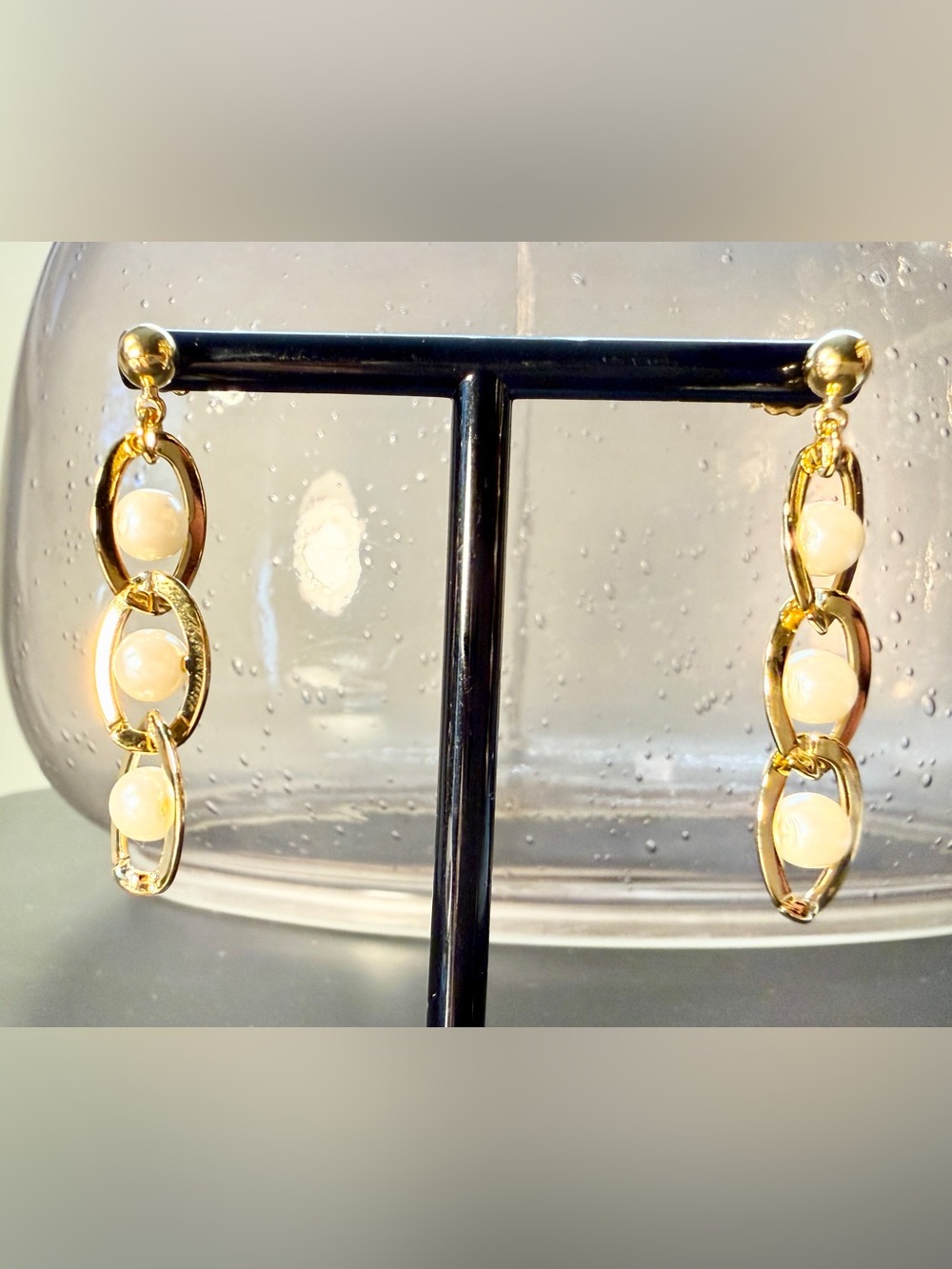 Vintage 90s Signed Avon Gold Tone Faux Pearl Dangle Earrings